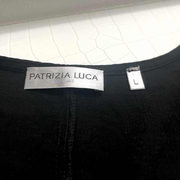 Patricia Luca NWOT Black AsymmetricalStyle Short Sleeve Top - Picture 4 of 4
